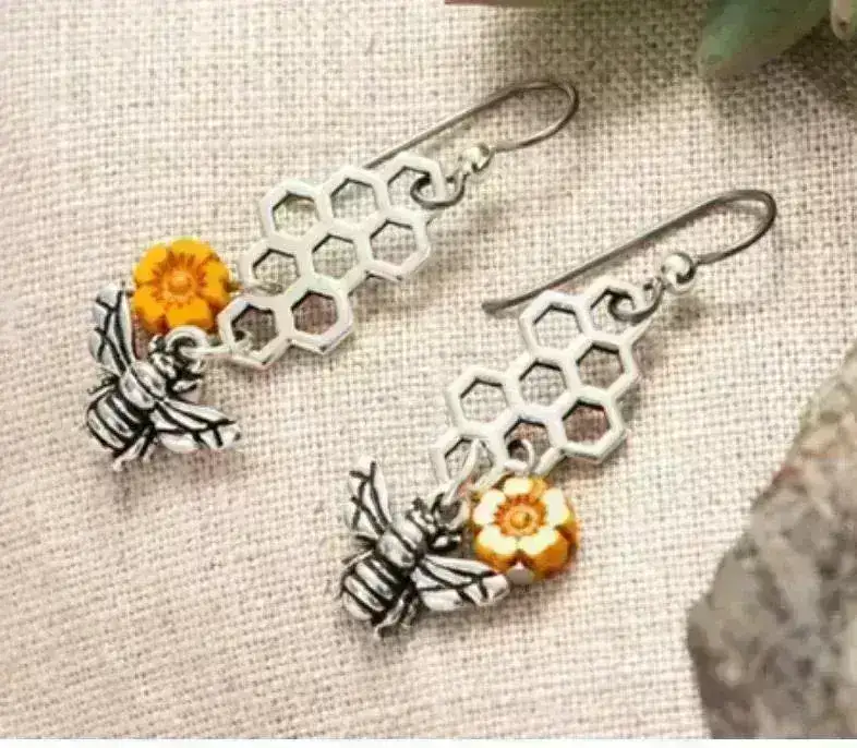 TierraCast Honeybee Charm or Pendant, 2 Pcs. - Image 5